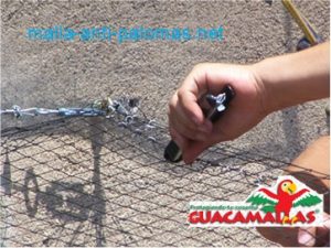 La instalación de la malla anti-palomas se puede realizar de manera que usted crea más conveniente.